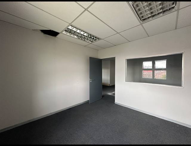 130M² OFFICE TO LET IN HIGHVELD BUSINESS PARK